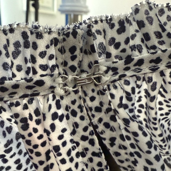 Ann Taylor Medium Black Spotted Long Sleeve Keyhole Front Blouse - Picture 7 of 8